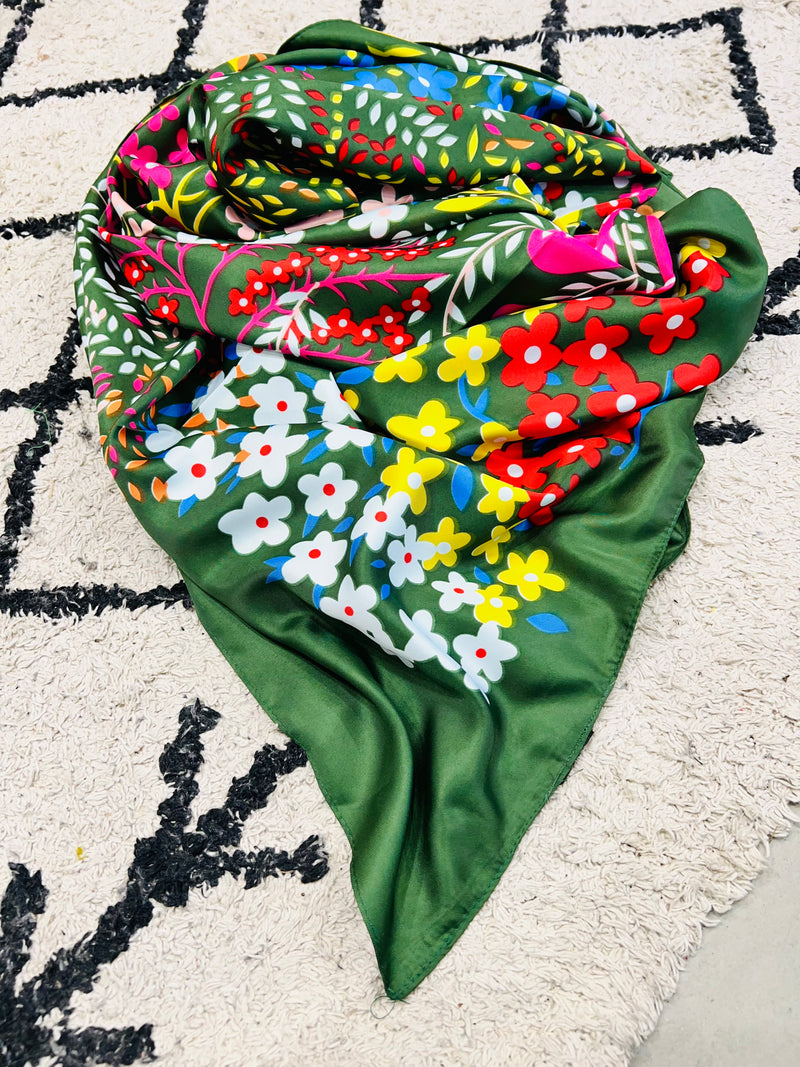 Foulard carré de soie Kiko 6