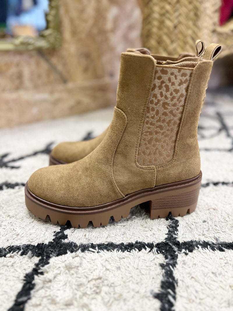 Boots Rock - Camel